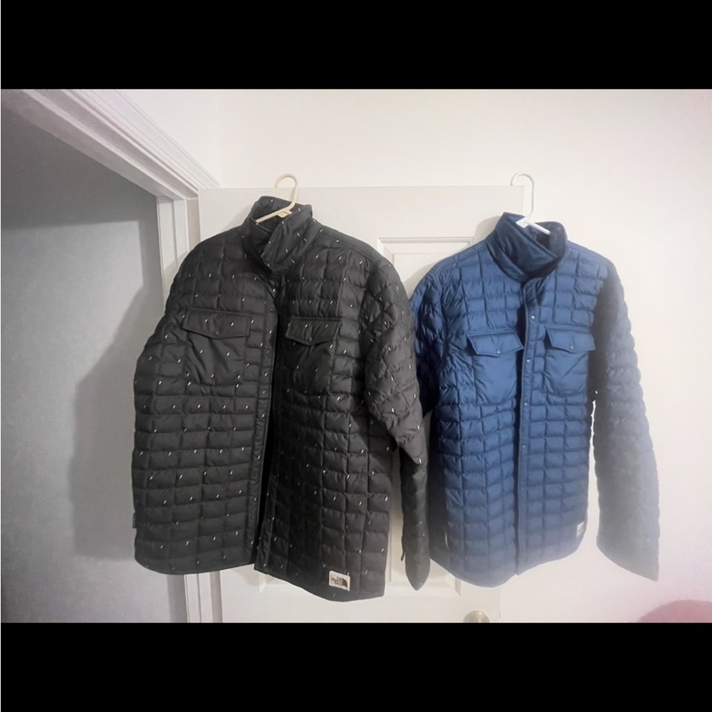 2 The North Face Men's Puffer Jackets - Black and Blue